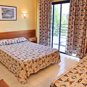 https://club-la-noria-playa-den-bossa-ibiza.ibizaislandhotels.net