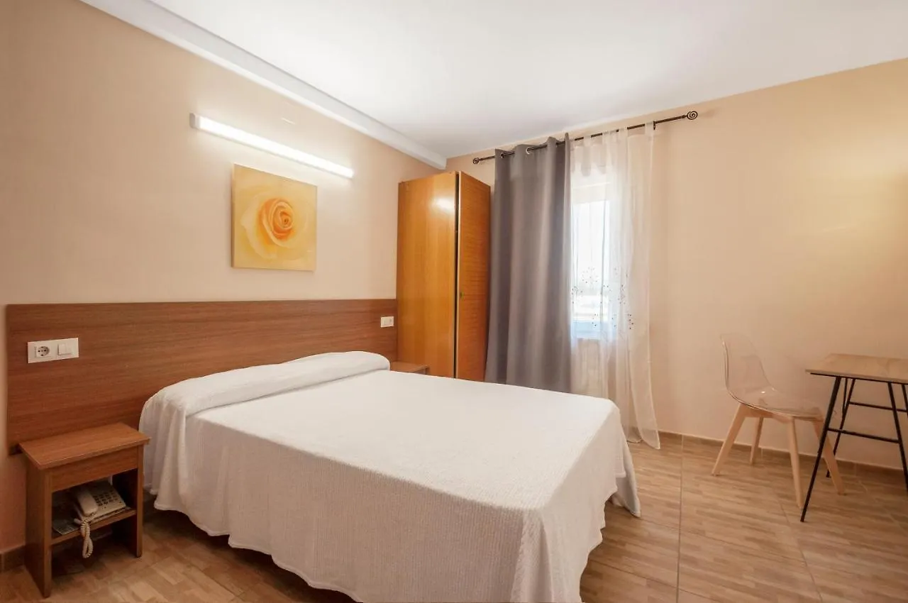 Hotel Silvia Empuriabrava 2*,